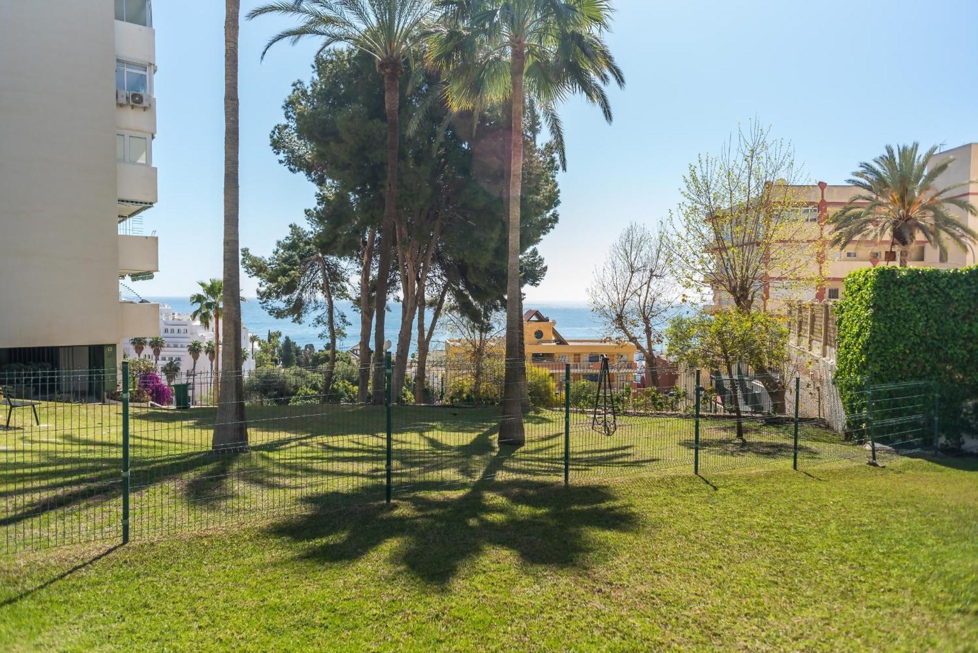 Torremolinos Yellow Fabuloso Andra Экстерьер фото